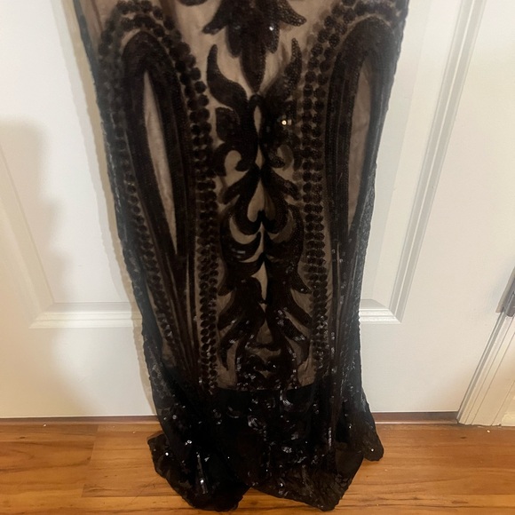 Miss Ord Elegant Black and Tan Sequin Dress - Picture 2 of 9